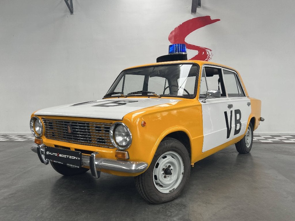 LADA VAZ 2102 - POLICE TCHÈQUE - OLDTIMER, Autos, Cuir, Autres modèles, Beige, Entreprise