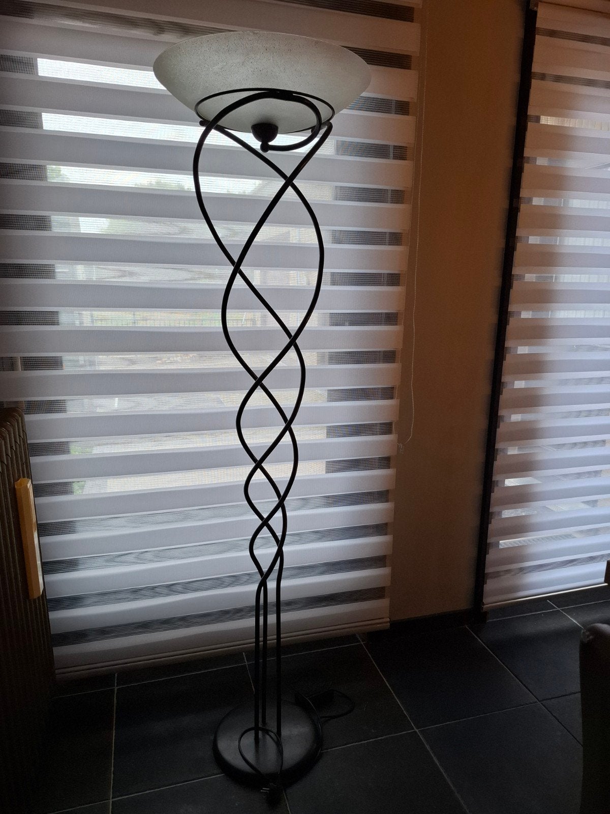 Magnifique lampadaire, Enlèvement