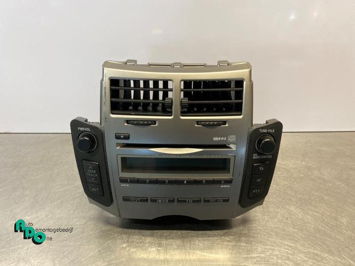 Radio/Lecteur CD d'un Toyota Yaris (Yaris 2 09-), -, 3 mois de garantie, Toyota, Utilisé