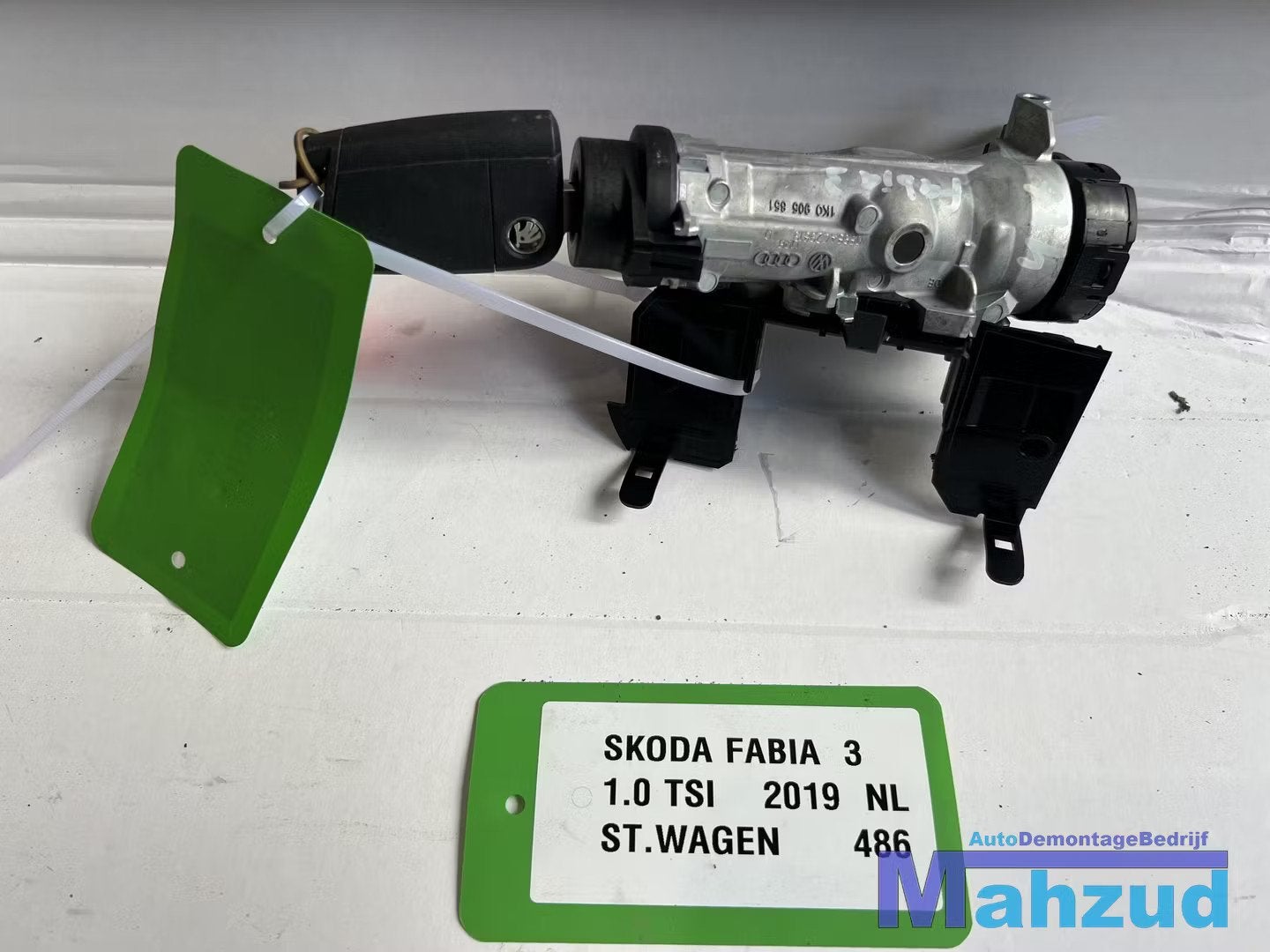 SKODA FABIA 3 Contactslot met sleutel 2014-2021, Infoline@skoda-auto.cz, Tr. Vaclava Klementa 869
293 01  Mlada Boleslav, CZ, Utilisé