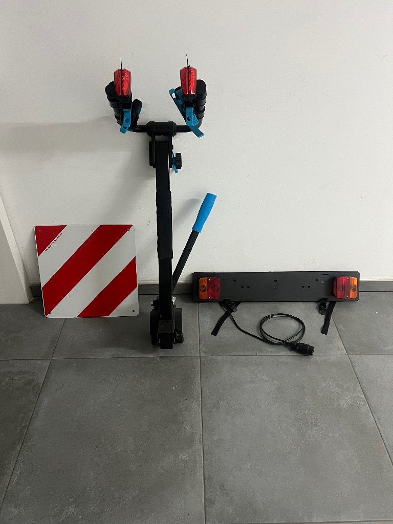 Porte-vélos d'attelage suspendu SLIM 100-2V2 et accessoires, Autos : Divers, Porte-vélos, Support d'attelage, Comme neuf, Enlèvement