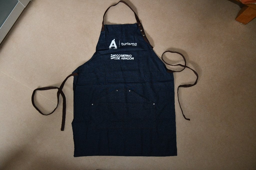 Zeer handige jeans BBQ- of werkschort uit Aragon., Tuin en Terras, Barbecue-accessoires, Nieuw, Ophalen of Verzenden