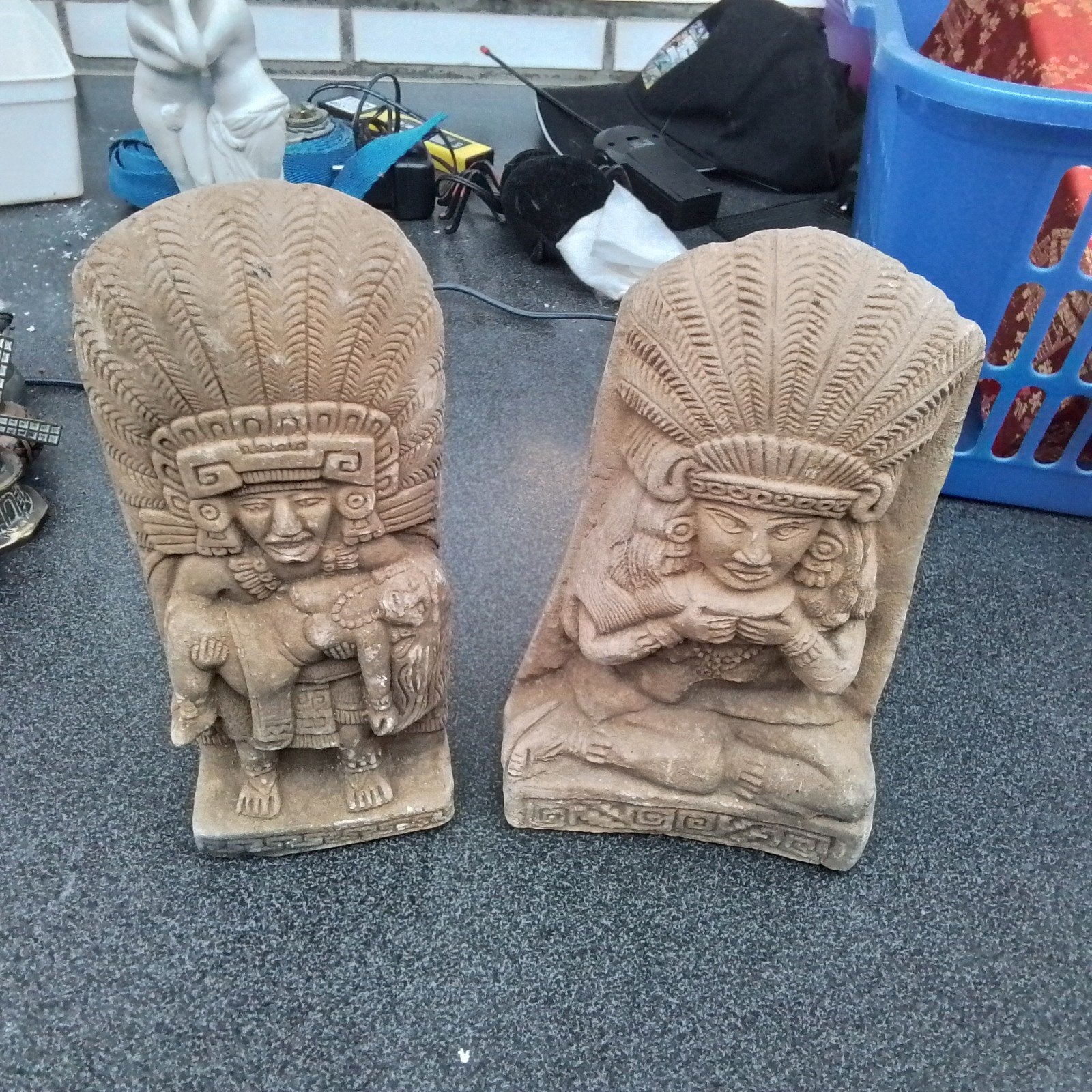 terracotta klei Maya beelden, Ophalen