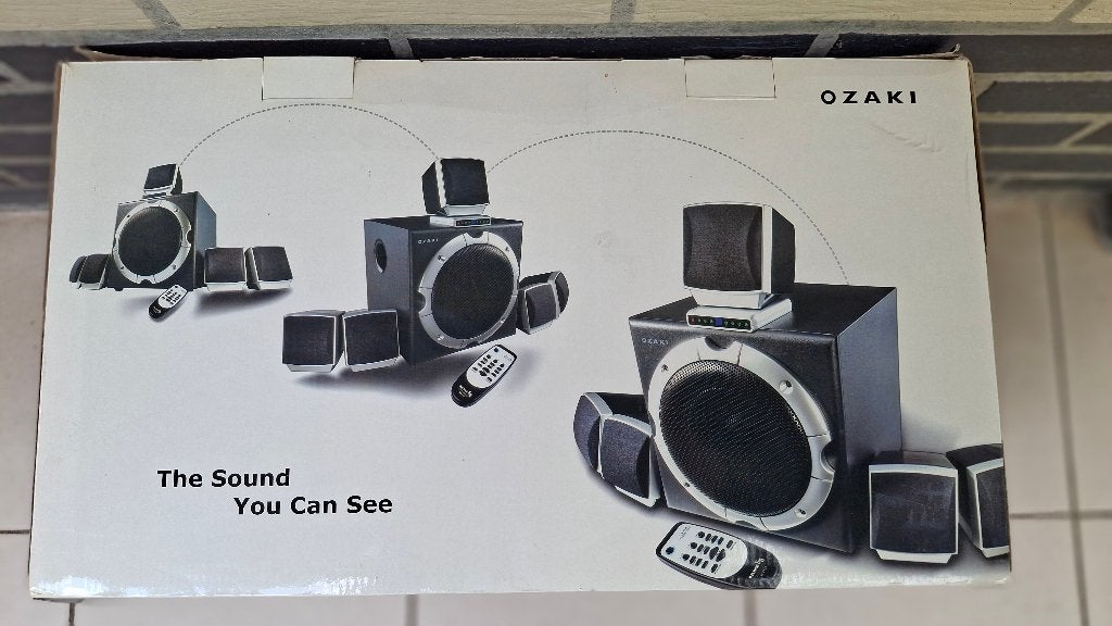 Speaker Set met afstandsbediening. OZAKI., TV, Hi-fi & Vidéo, Télécommande, Enlèvement, Neuf, 60 à 120 watts