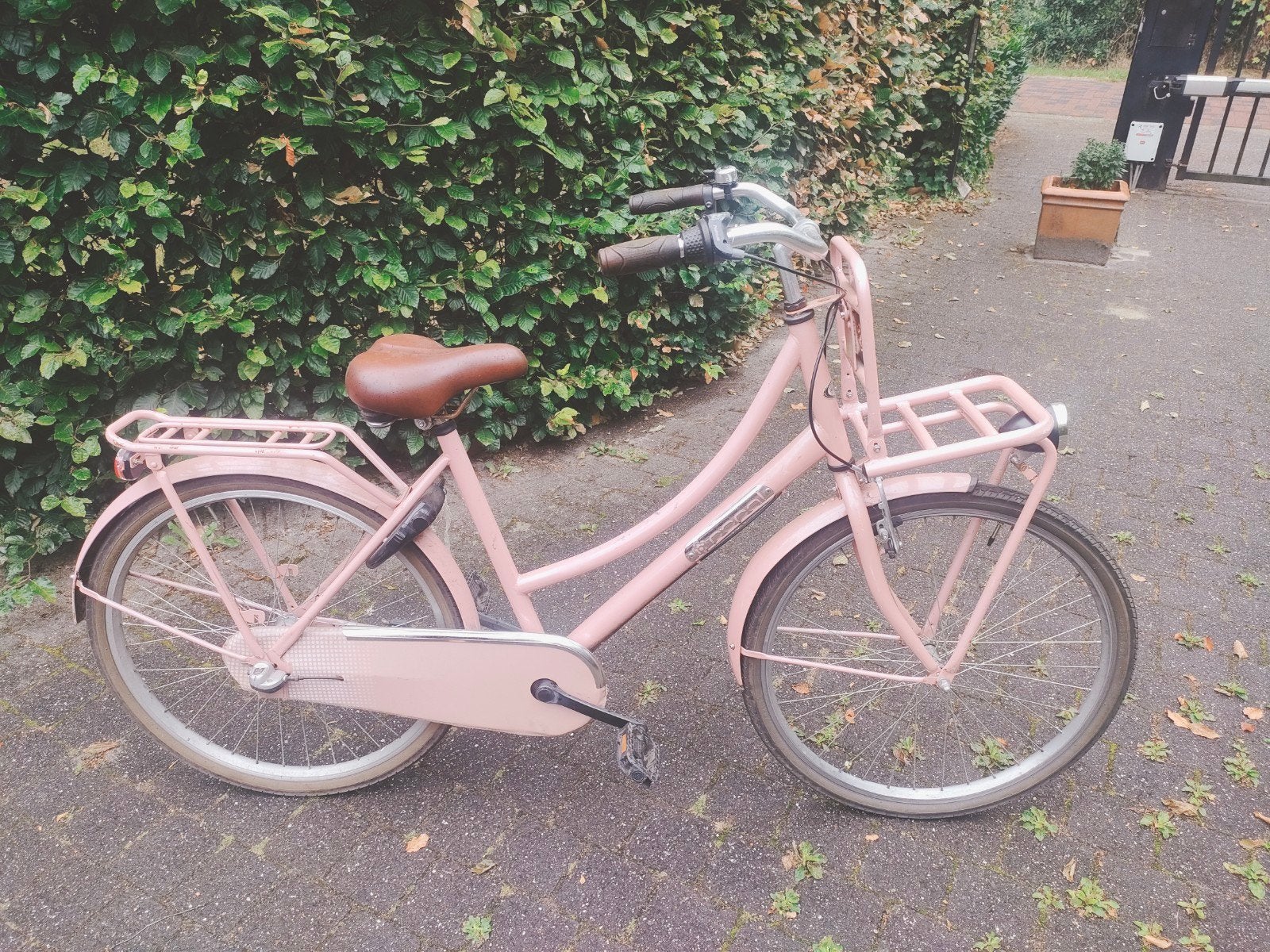 Roze meisjes fiets, Fietsen en Brommers, Fietsen | Meisjes, Terugtraprem, Gebruikt, Versnellingen, Popal