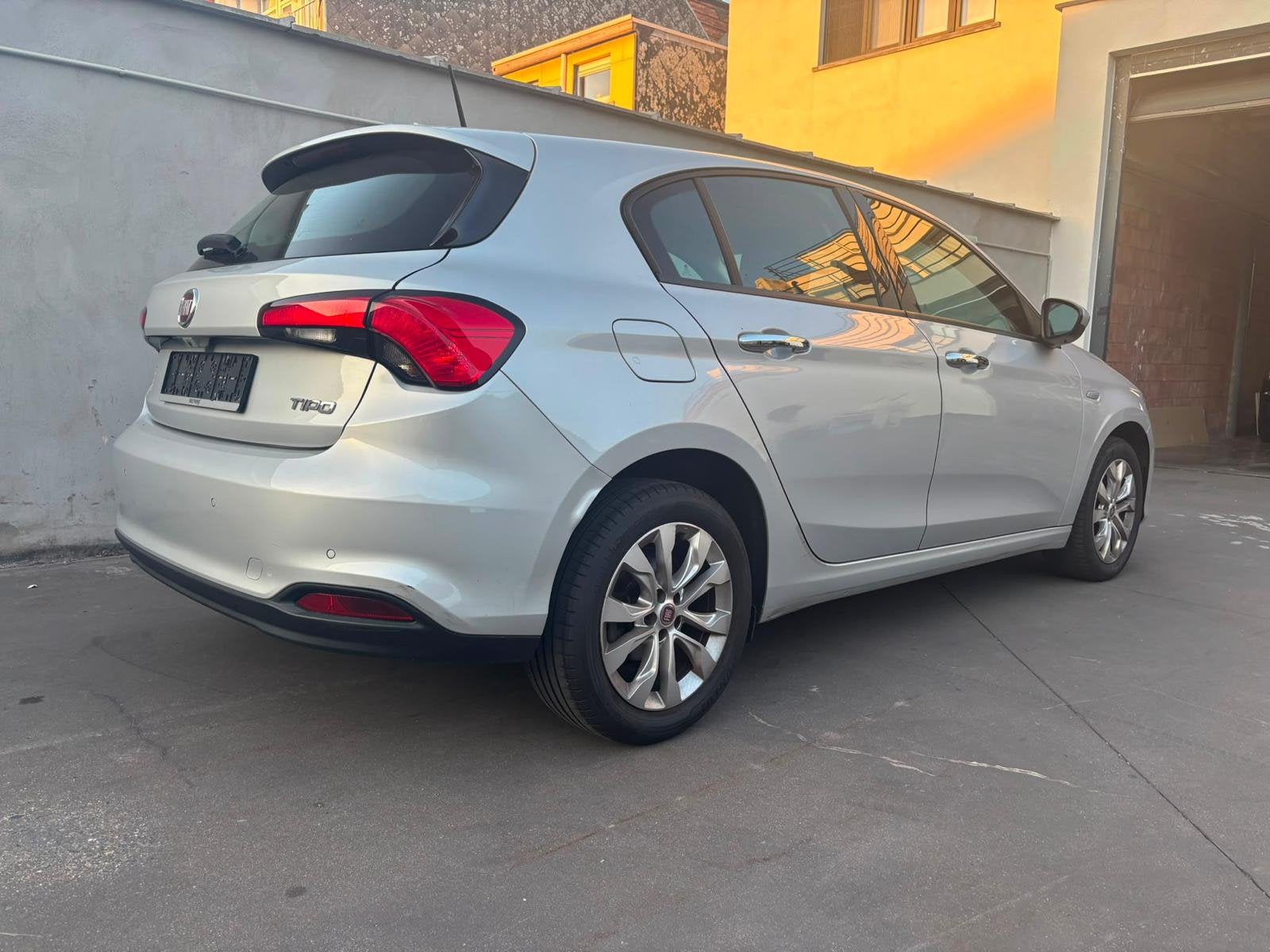 Fiat Tipo 1.6 D, Euro 6, 4 cilinders, 1600 cc, Bedrijf