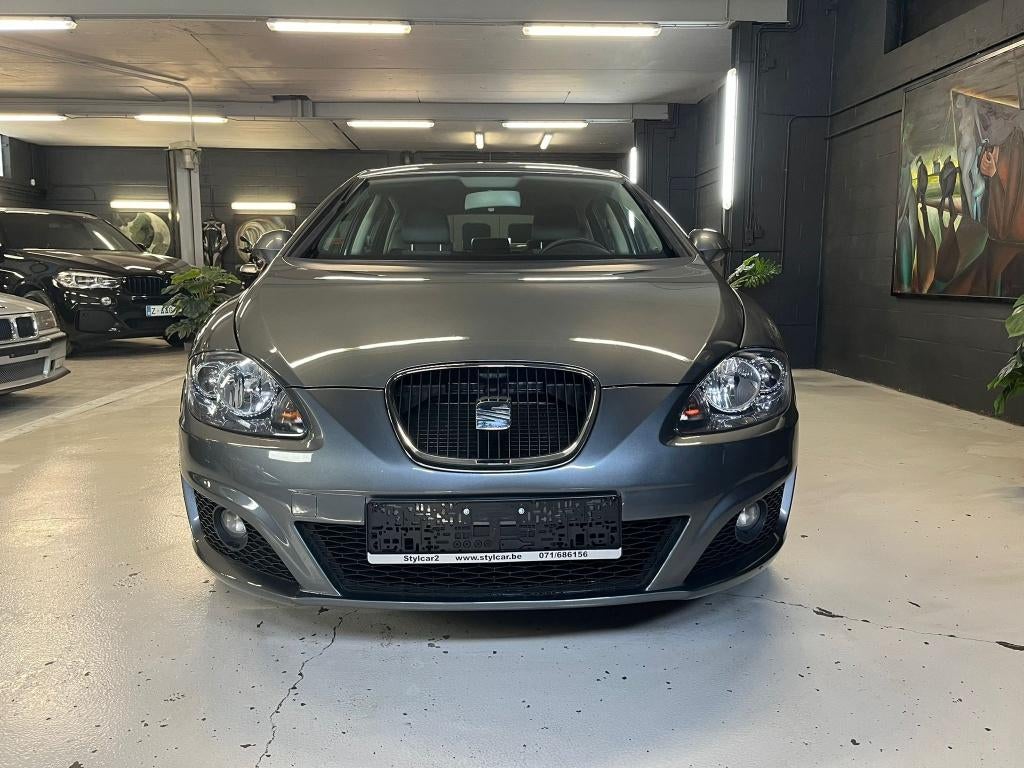 SEAT LEON **12 MOIS DE GARANTIE**, Autos, Seat, Argent ou Gris, Entreprise, Entretenue par le concessionnaire, 5 portes
