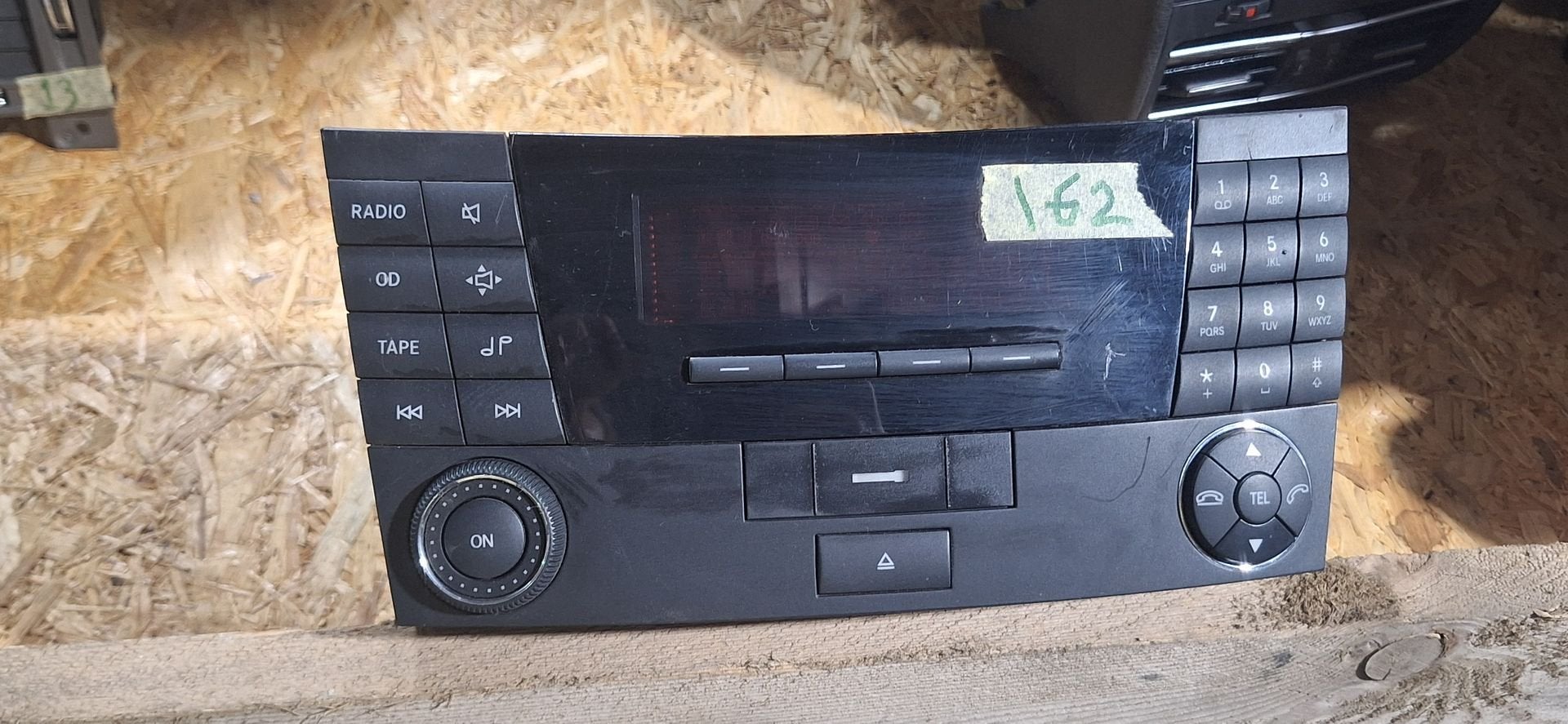 Originele Mercedes E-Klasse W211 Autoradio / CD (Audio 20), Auto diversen, Gebruikt, -, -, Ophalen of Verzenden