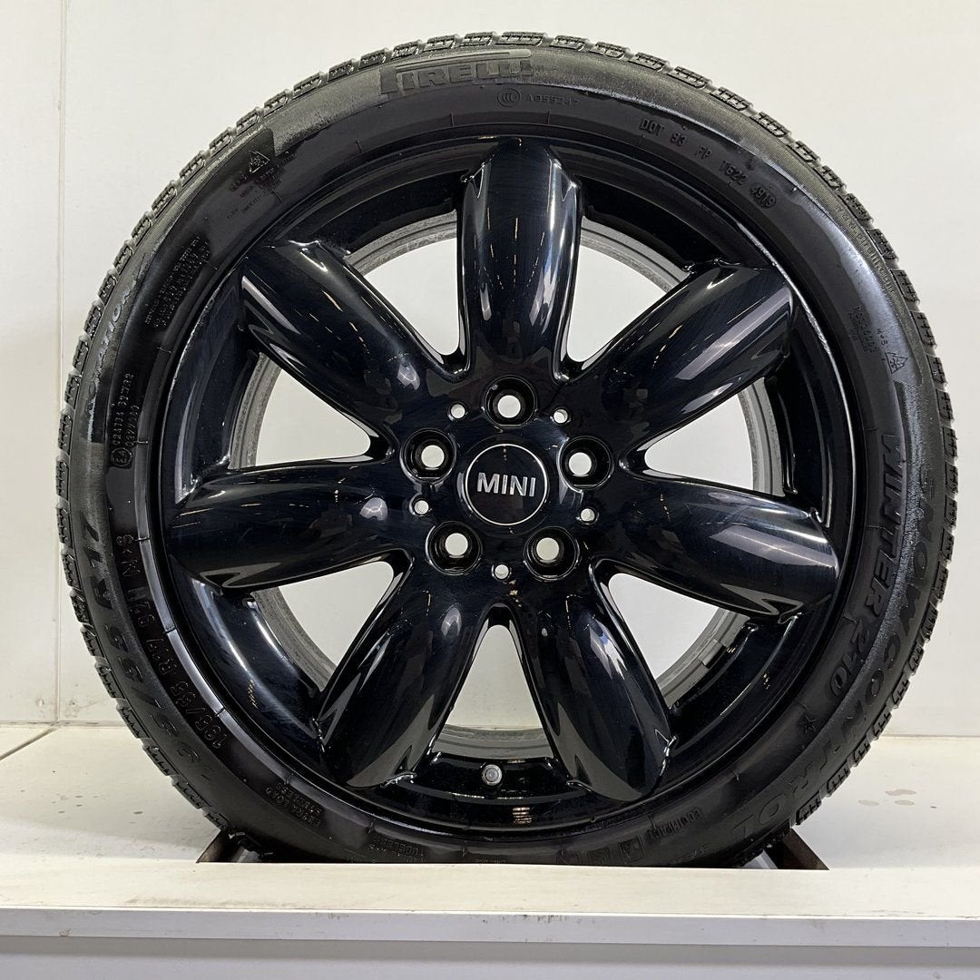 MINI JCW F54 528 STYLING SET VELGEN + WINTERBANDEN 17 INCH, Gebruikt, -, -, Banden en Velgen