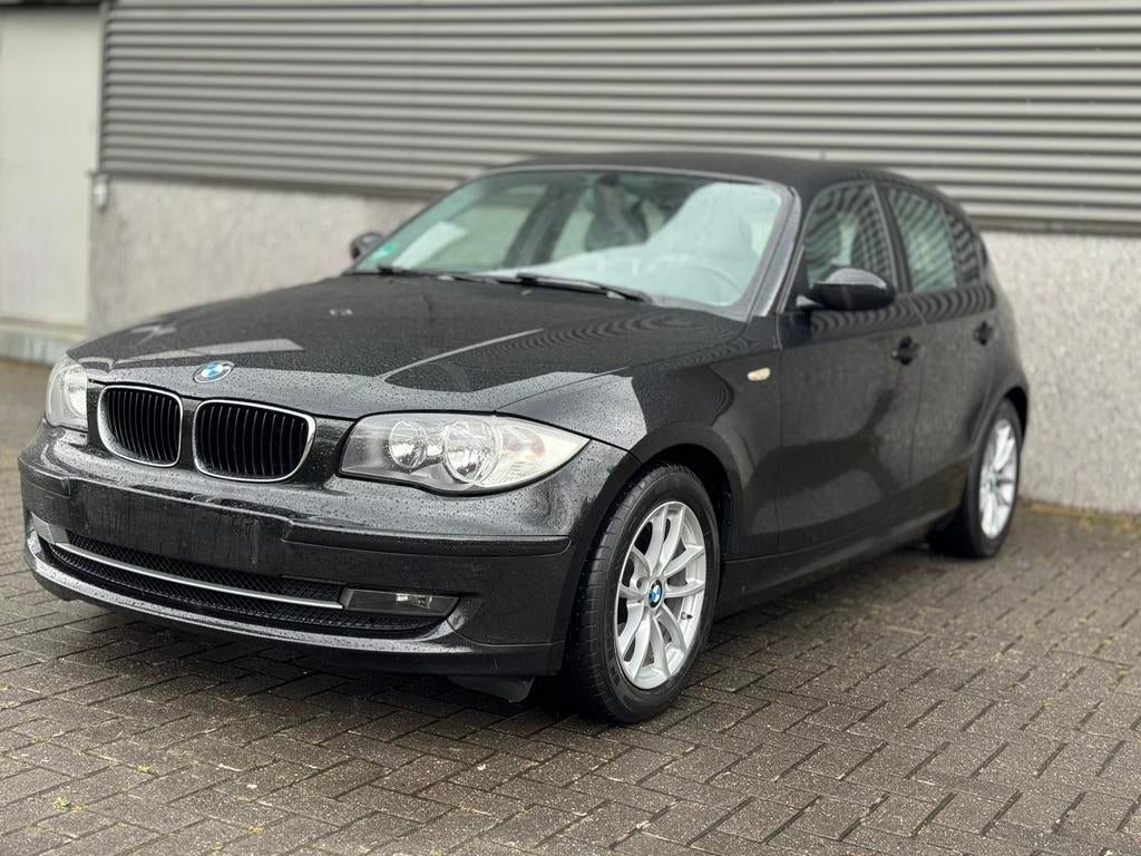 Bmw 118i AUTOMAAT | 5 deurs | Top onderhouden | Garantie, Auto's, Automaat, Zwart, Bedrijf, Berline