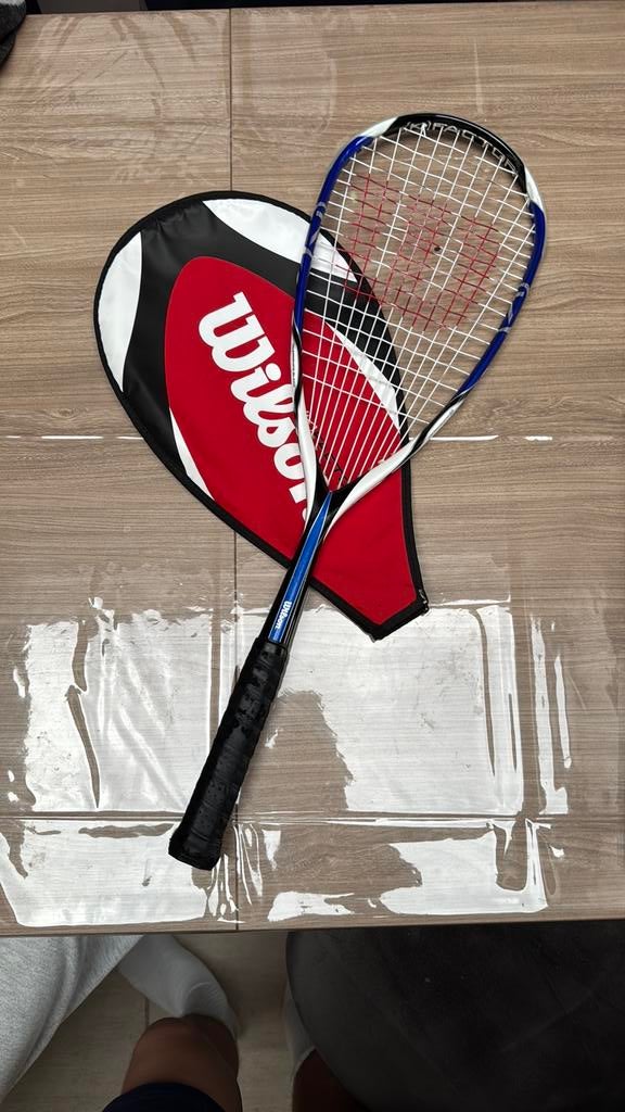 Wilson squash racket, Sports & Fitness, Squash, Enlèvement, Comme neuf, Raquette
