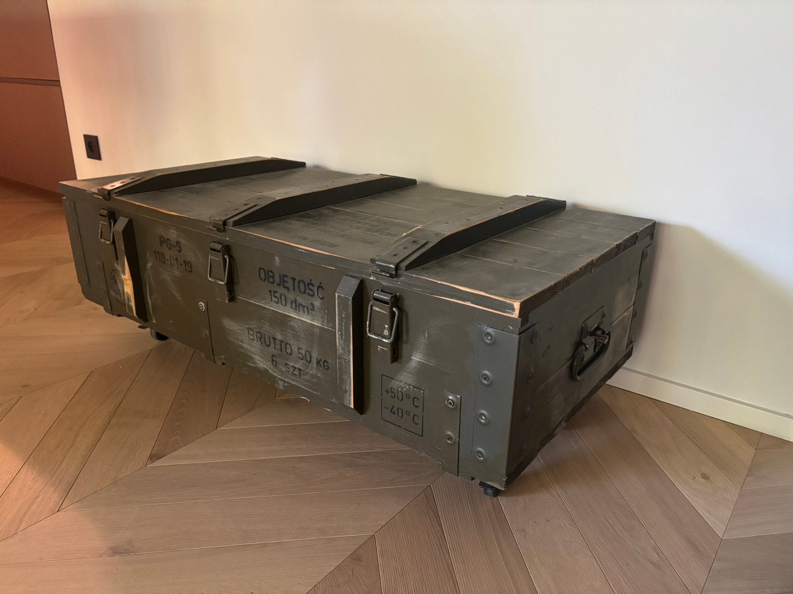 Coffre militaire authentique sur roulettes, Enlèvement, Comme neuf