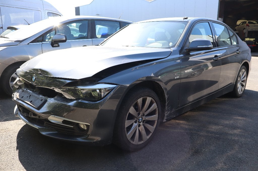 BMW série 3 - diesel - dommages, Autos, BMW, Entreprise, Série 3, ABS, Airbags, Air conditionné, Alarme, Bluetooth, Ordinateur de bord