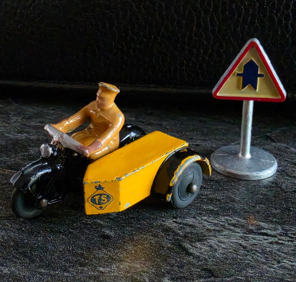 Dinky Toys 270 Motor Cycle Patrol Meccano Ltd, Ophalen of Verzenden, Dinky Toys