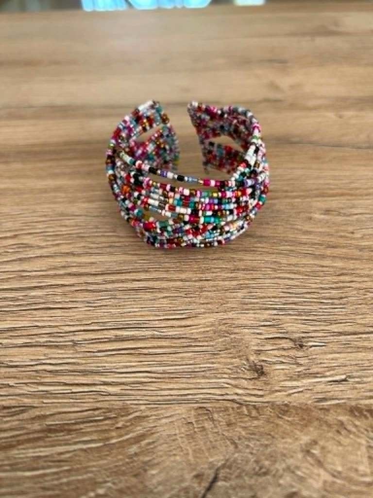 Bracelet avec billes multicolore, Bijoux, Sacs & Beauté, Bracelets, Enlèvement, Comme neuf, Autres couleurs, Autres matériaux