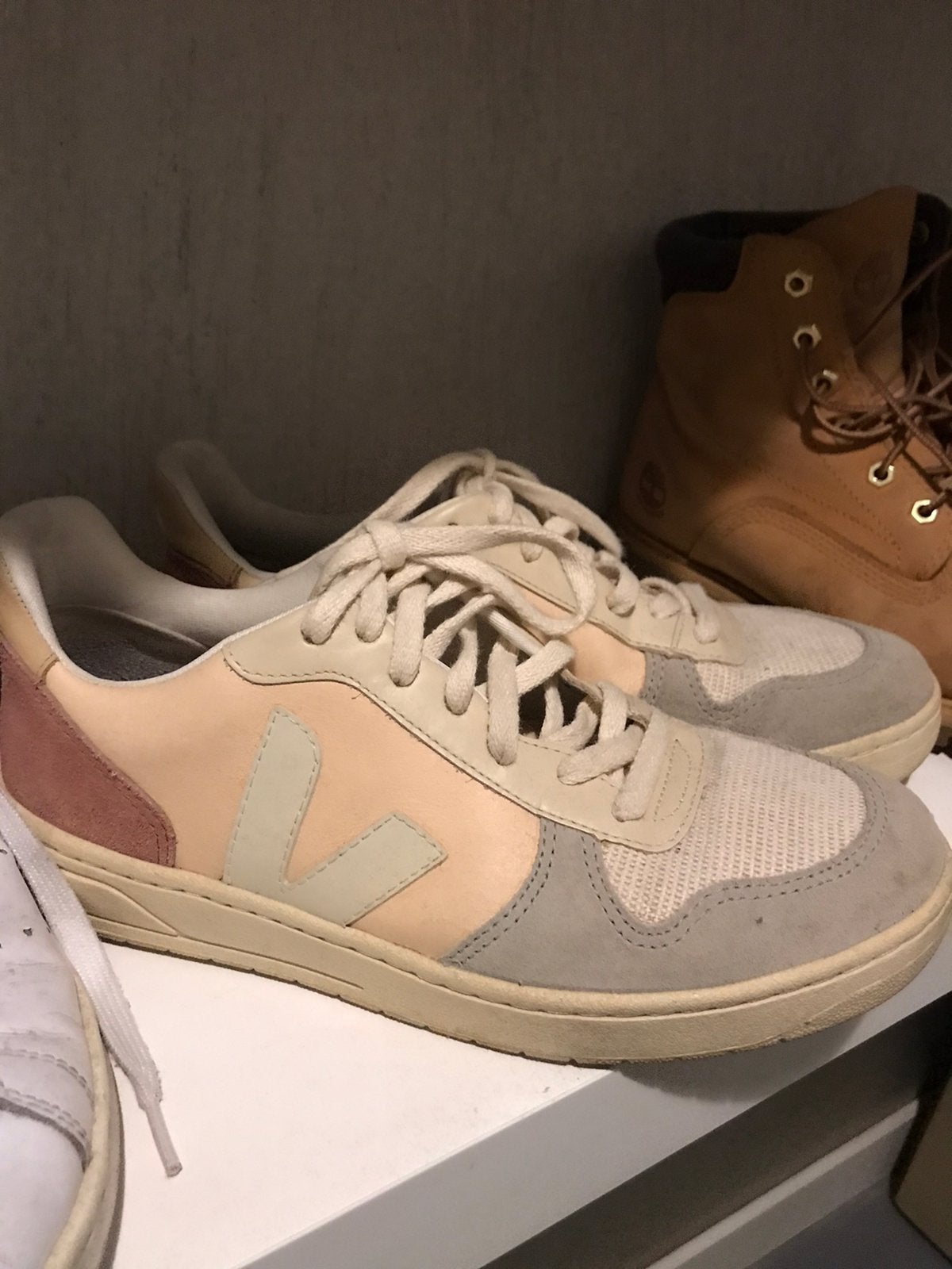 Veja sneaker 40, Beige, Veja, Ophalen of Verzenden, Zo goed als nieuw