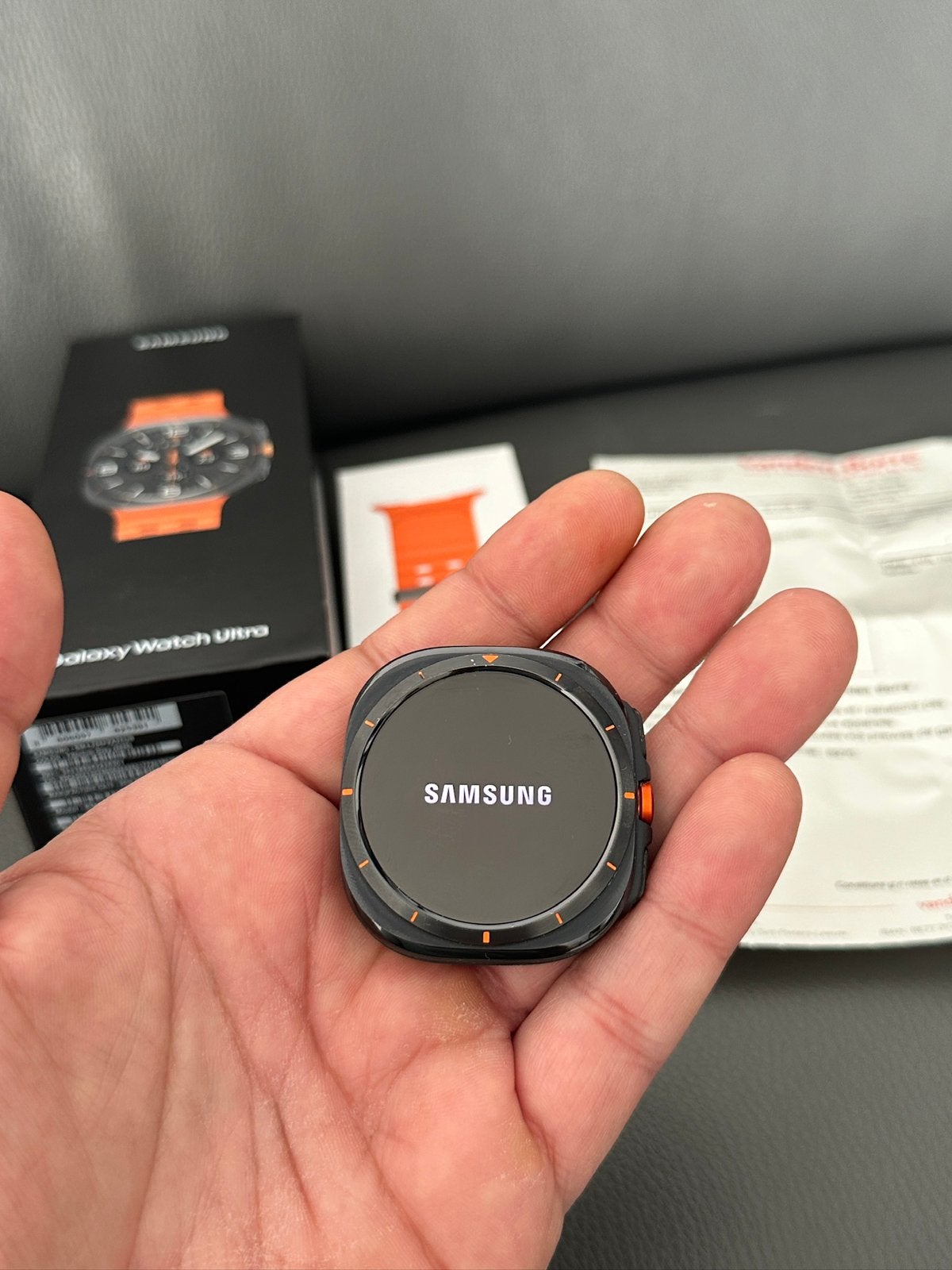 Samsung Galaxy Watch Ultra 2025 état neuf vd/éch, Étanche, Comme neuf, Enlèvement, Android