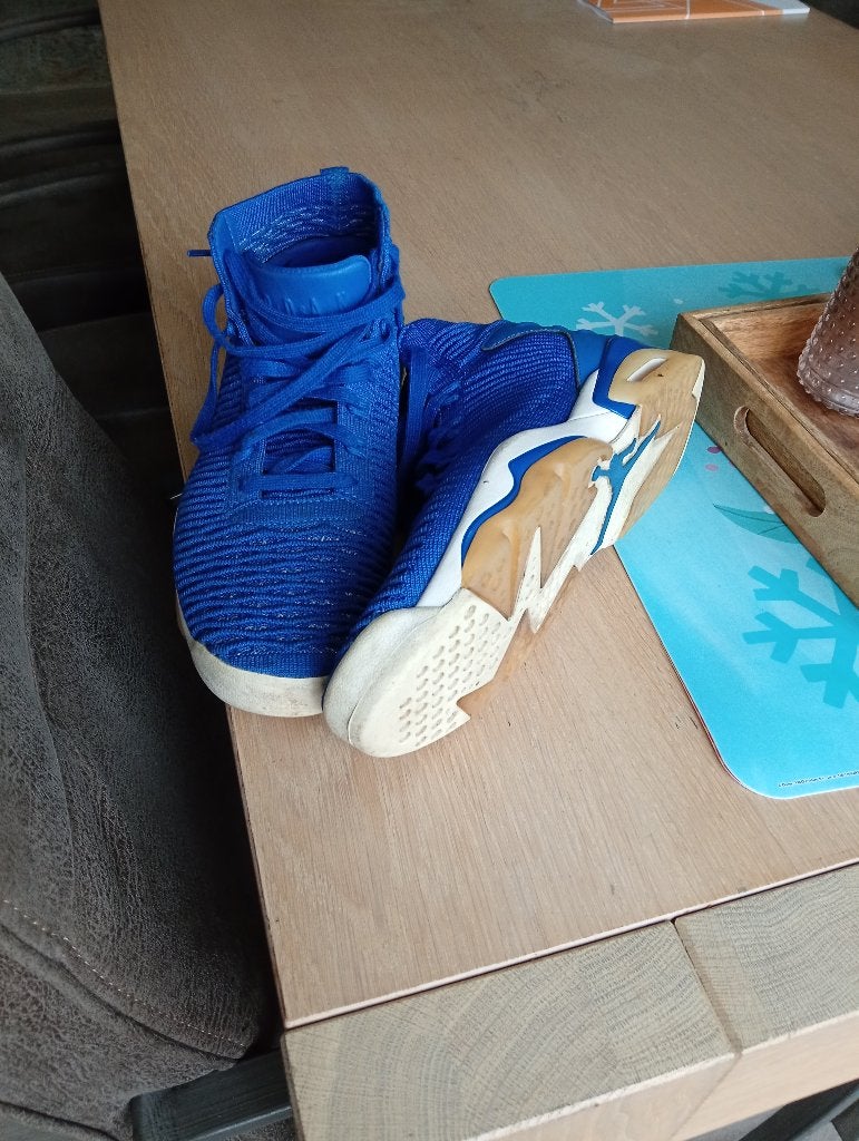 Jordans, Ophalen of Verzenden, Zo goed als nieuw, Schoenen