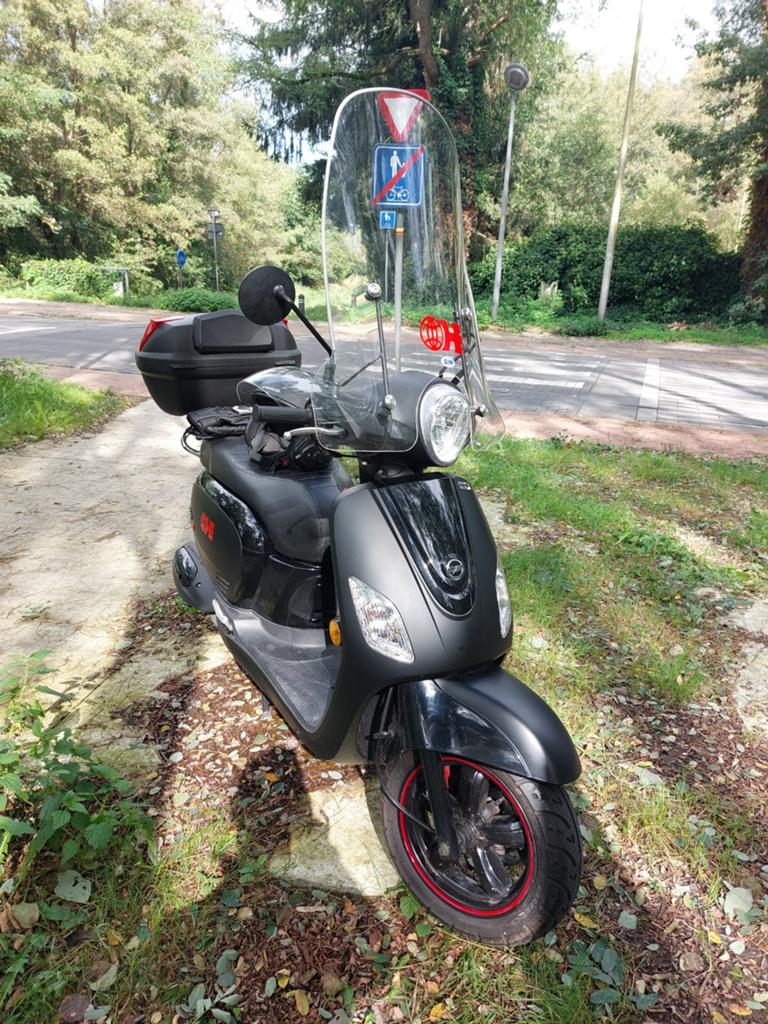 Sym Fiddle 3 SPORT met maar 1800km, Vélos & Vélomoteurs, Scooters | SYM, Enlèvement, Fiddle