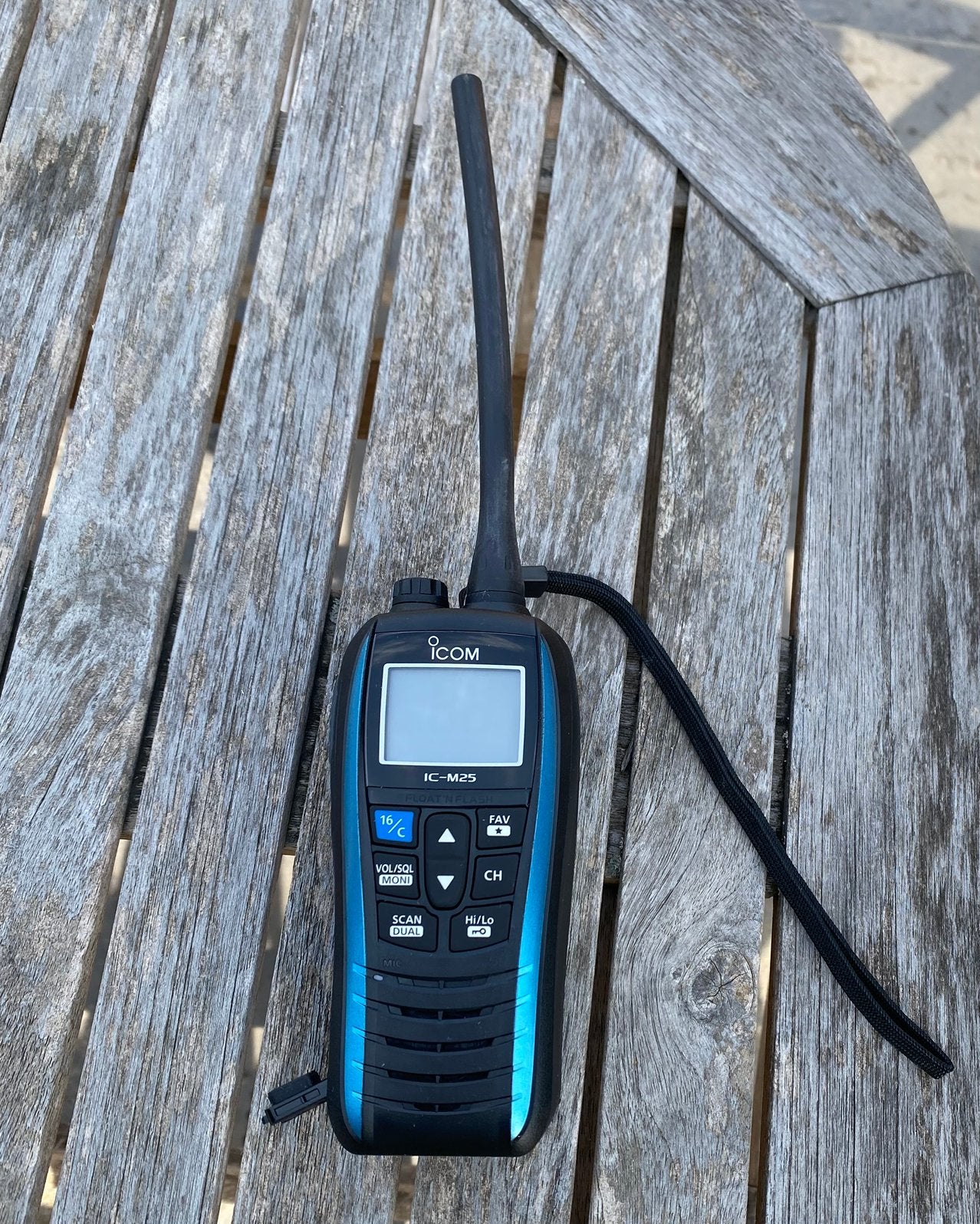 Radio VHF à l'état neuf !, Sports nautiques & Bateaux, Instruments de navigation & Électronique maritime, Enlèvement ou Envoi