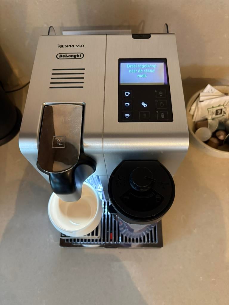 Koffiemachine nespresso delonghi, Ophalen, Koffiemachine, Zo goed als nieuw, 1 kopje