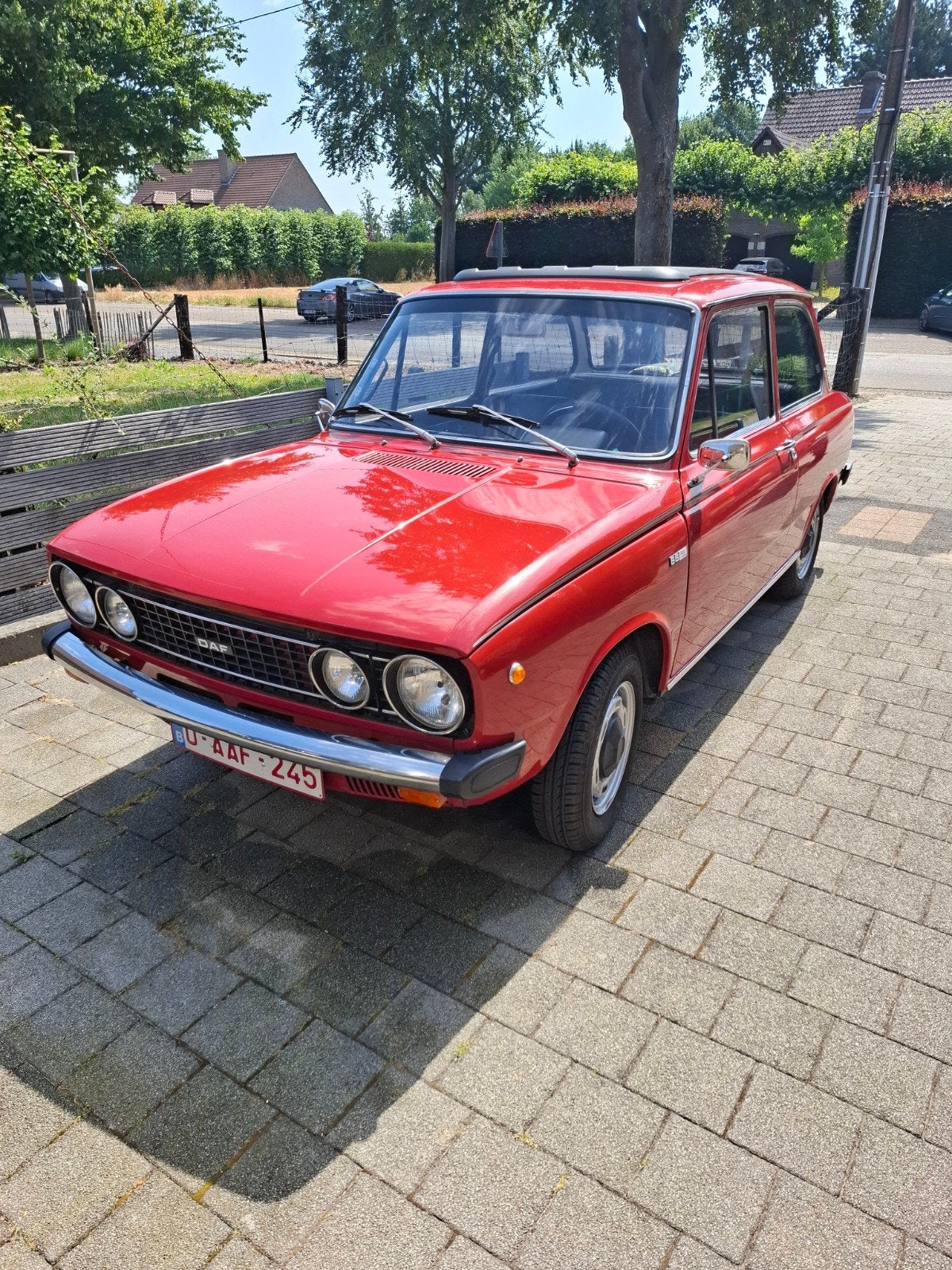 Magnifique Daf 66 super luxueux à quelques kilomètres, Rouge, Achat, Noir, 2 portes