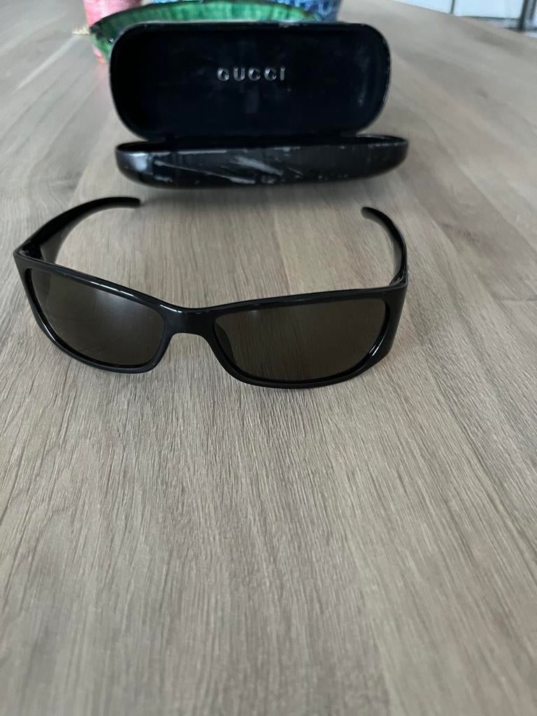 Gucci zonnebril, zo goed als nieuw, Enlèvement ou Envoi, Comme neuf, Lunettes de soleil