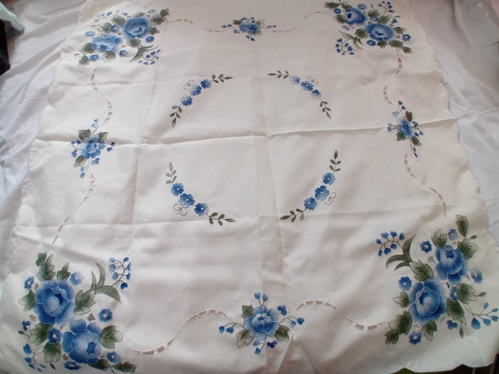Petite Nappe fleurie ancienne, Maison & Meubles, Nappes, Nappe, Enlèvement, Lavable