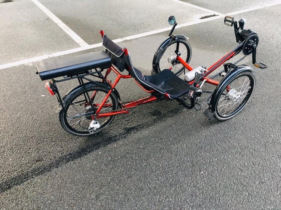 Tricycle couché électrique pliable offert, Vélos & Vélomoteurs, Enlèvement ou Envoi, Utilisé