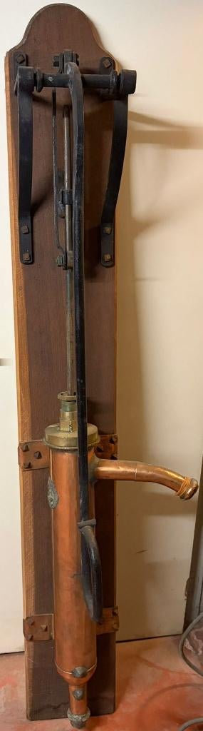 Koperen waterpomp, Enlèvement, Cuivre
