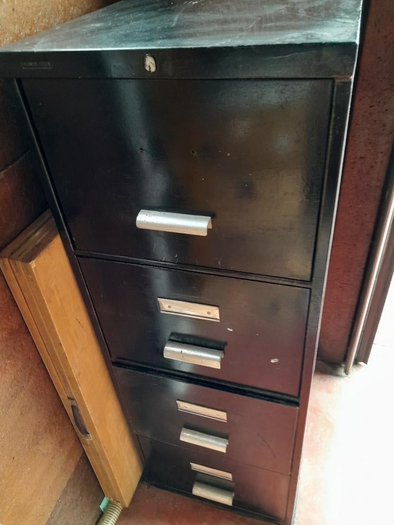 Degelijke metalen ladenkast H135xB47xD71., Maison & Meubles, Armoires | Armoires à porte coulissante & Armoires à archives, Utilisé