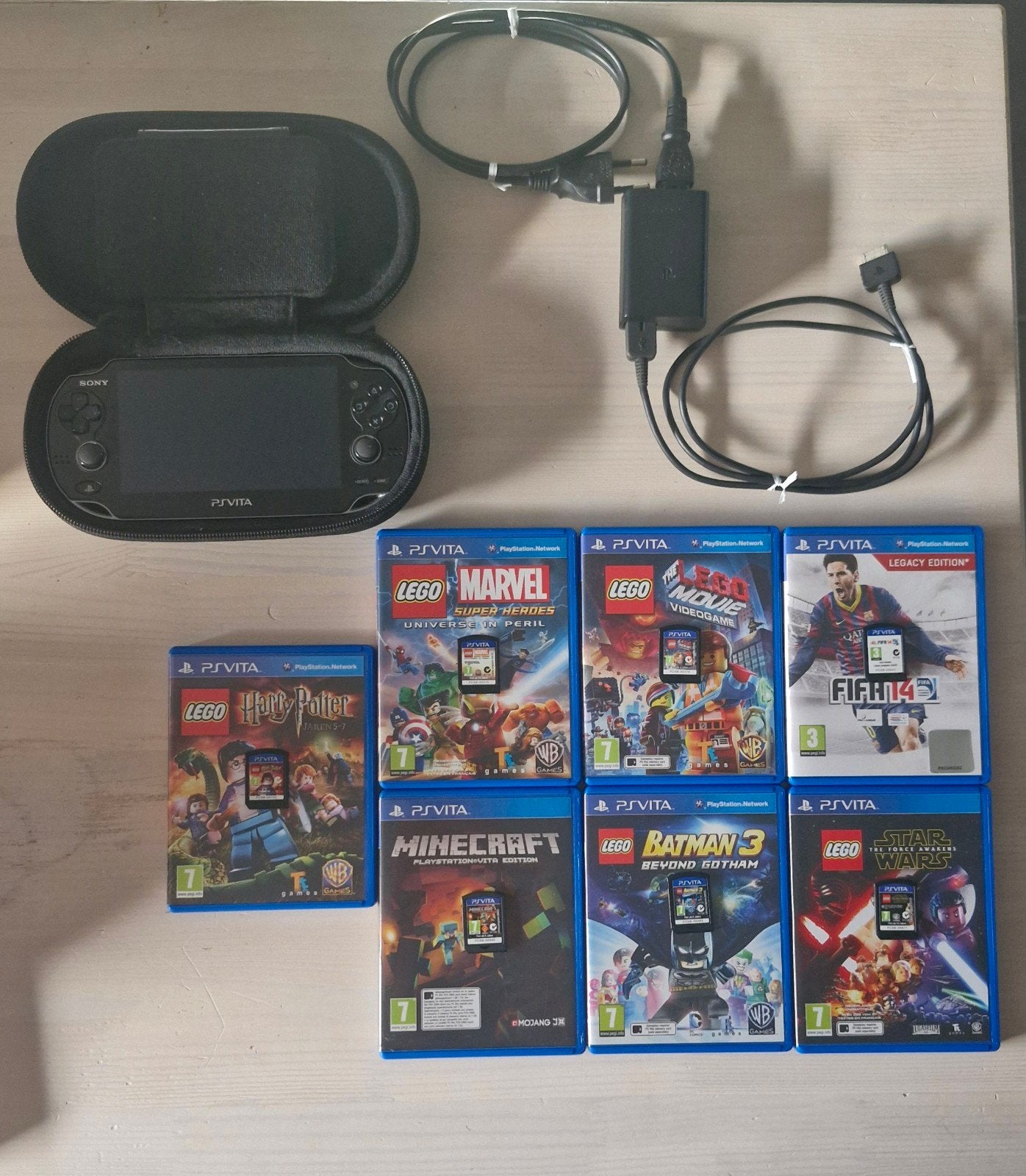 Sony PlayStation Vita + Oplader, Protective Case & 7 games, Games en Spelcomputers, Online, Gebruikt, 1 speler, Ophalen of Verzenden