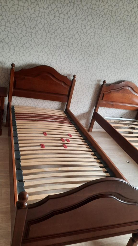 Chambre en bois véritable, Enlèvement, Comme neuf, Bois
