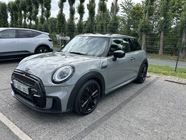Mini Cooper 3d 1499 cc met John Works body kit, Auto's, Dealer onderhouden, Alcantara, Particulier, 3 cilinders