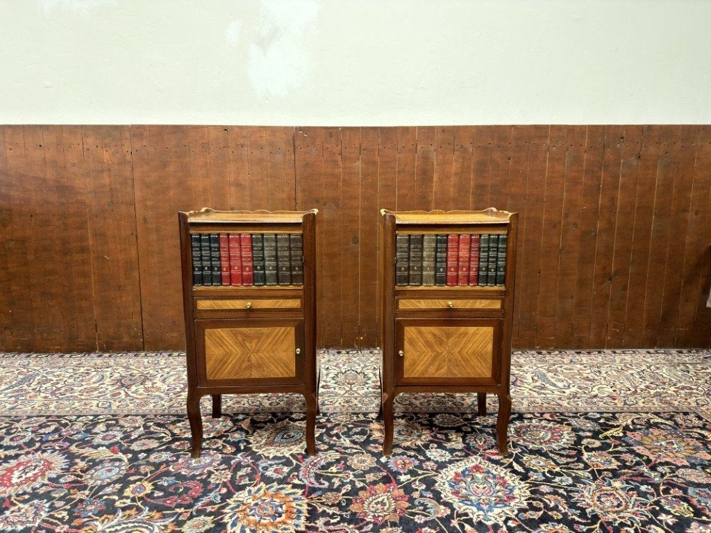 Klassiek Engelse Nachtkastjes met Boeken en Inlegwerk, Antiek en Kunst, Ophalen