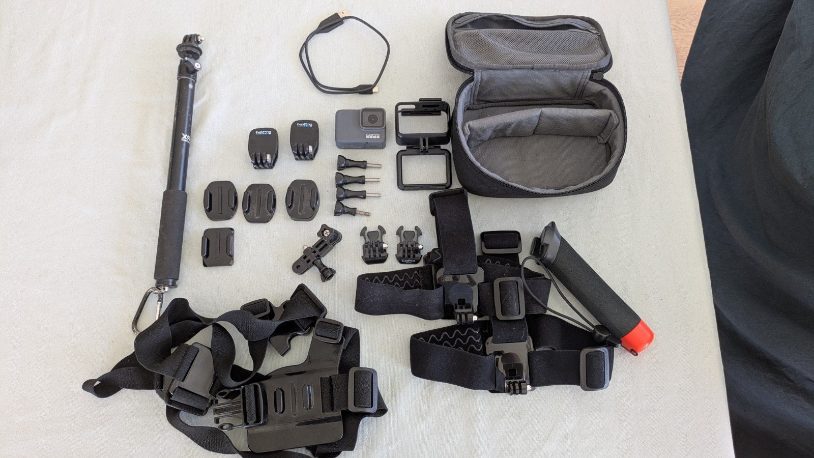 GoPro Hero 7 Silver + accessoires, Enlèvement ou Envoi, Comme neuf, GoPro
