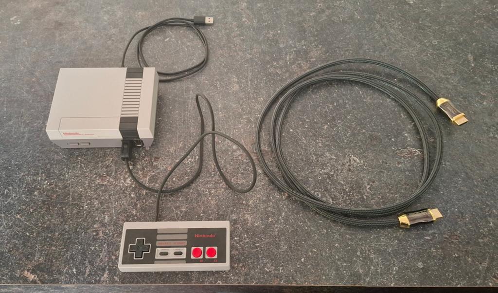 Classic NES Mini Console, Consoles de jeu & Jeux vidéo, Enlèvement, Comme neuf, Avec 1 manette, Avec jeux