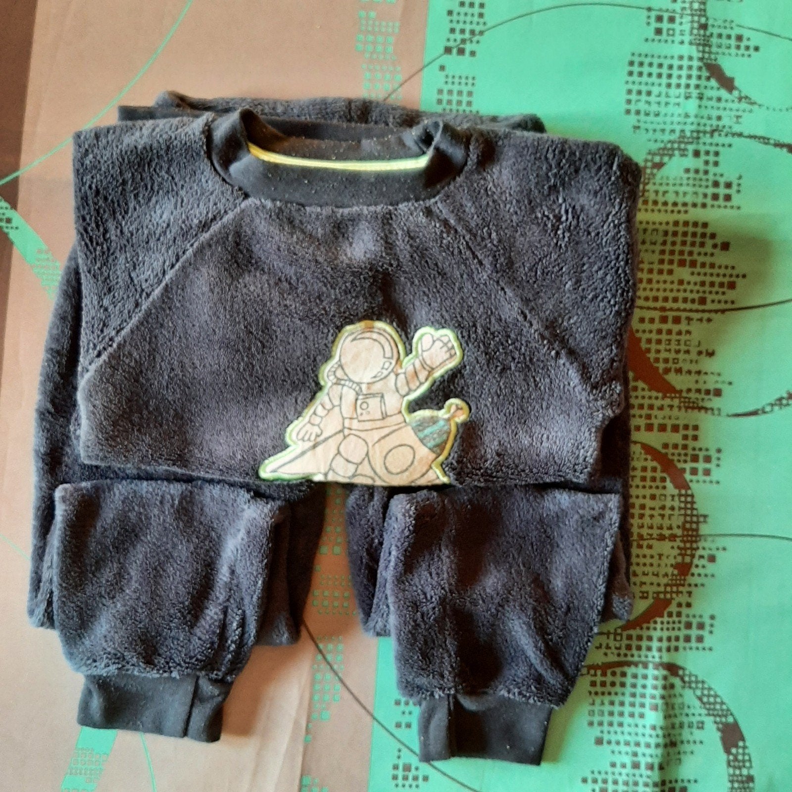 Mooie winterpyjama donkerblauw 98/104, Enfants & Bébés, Enlèvement