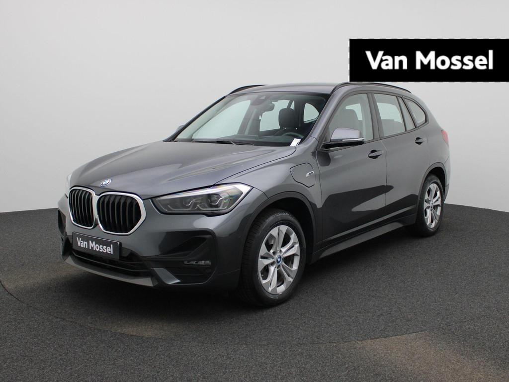 BMW X1 xDrive25e (162 kW) HUD | LEDER | LED | CAM. | Carplay, Auto's, Gebruikt, 1820 kg, Plug-in hybride, Bedrijf