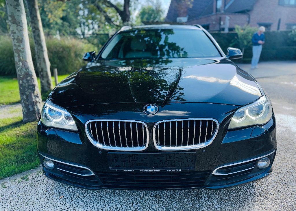 PRACHTIGE BMW 520D BREAK LUXERY LINE AUT/PANO/LEDER/XENON, Auto's, Automaat, Dealer onderhouden, Achterwielaandrijving, 1995 cc