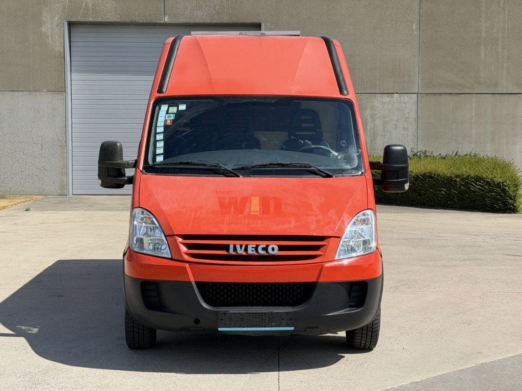 Camper Iveco Daily 2.3L Zonnepanelen Dakraam Zekeringskast, 4 deurs, Elektrische ramen, 2287 cc, Iveco