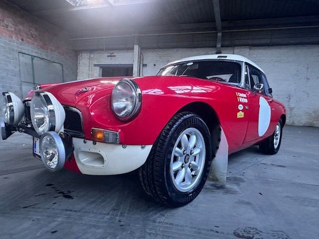 MG B - V8 - rally car - 1975 - full equiped, Auto's, Achterwielaandrijving, Cabriolet, 3900 cc, Bedrijf
