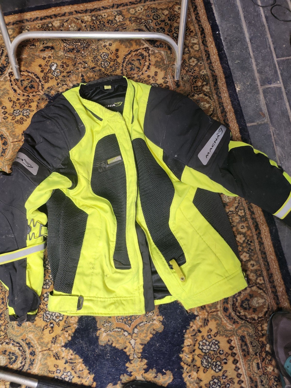 moto vest fluo xl, Vêtements | Hommes, Vêtements Homme Autre, Enlèvement