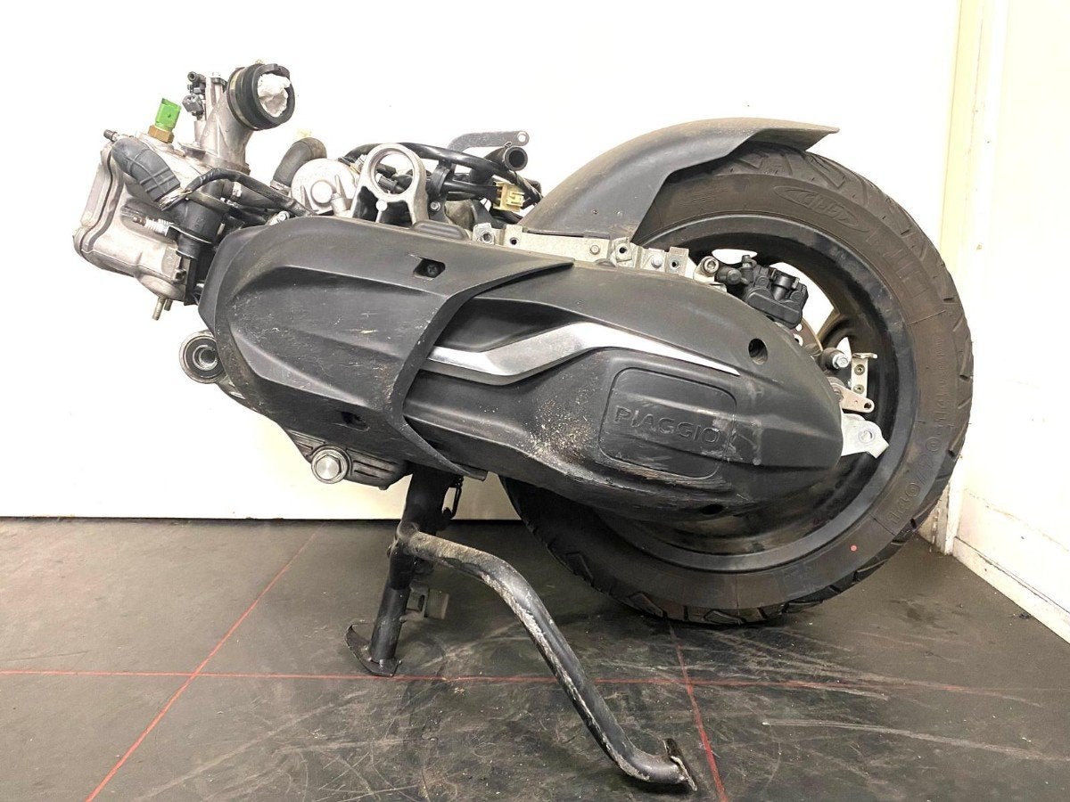 MOTORBLOK Piaggio MP3 500 2019-2022 (01-2019/12-2022), Dhr. S. di Majo, Gebruikt, Info@cama-motorparts.nl, P.J. Troelstraweg 8 8
3144 CX  MAASSLUIS, NL
