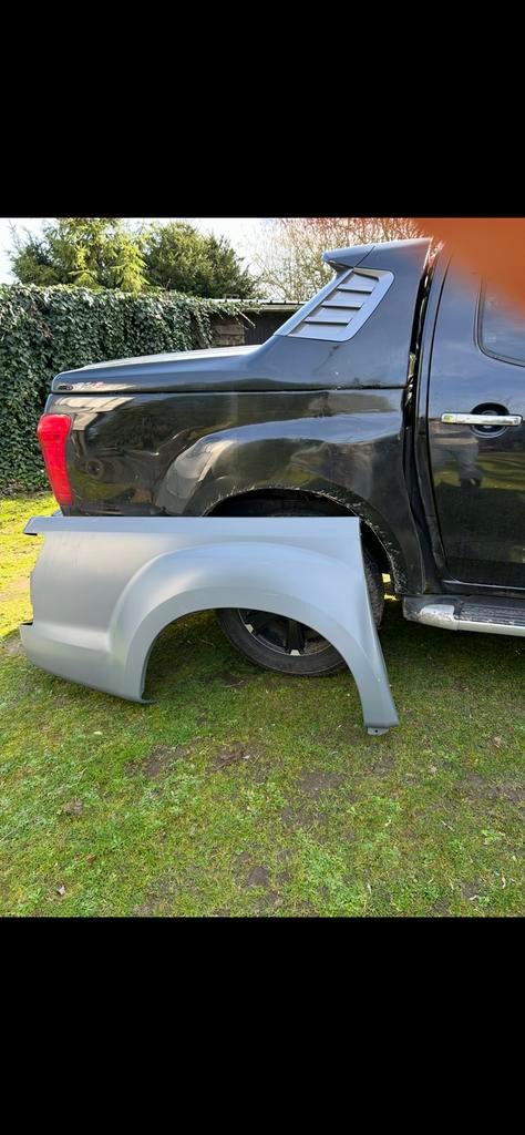 Aile Isuzu dmax, Enlèvement, Arrière