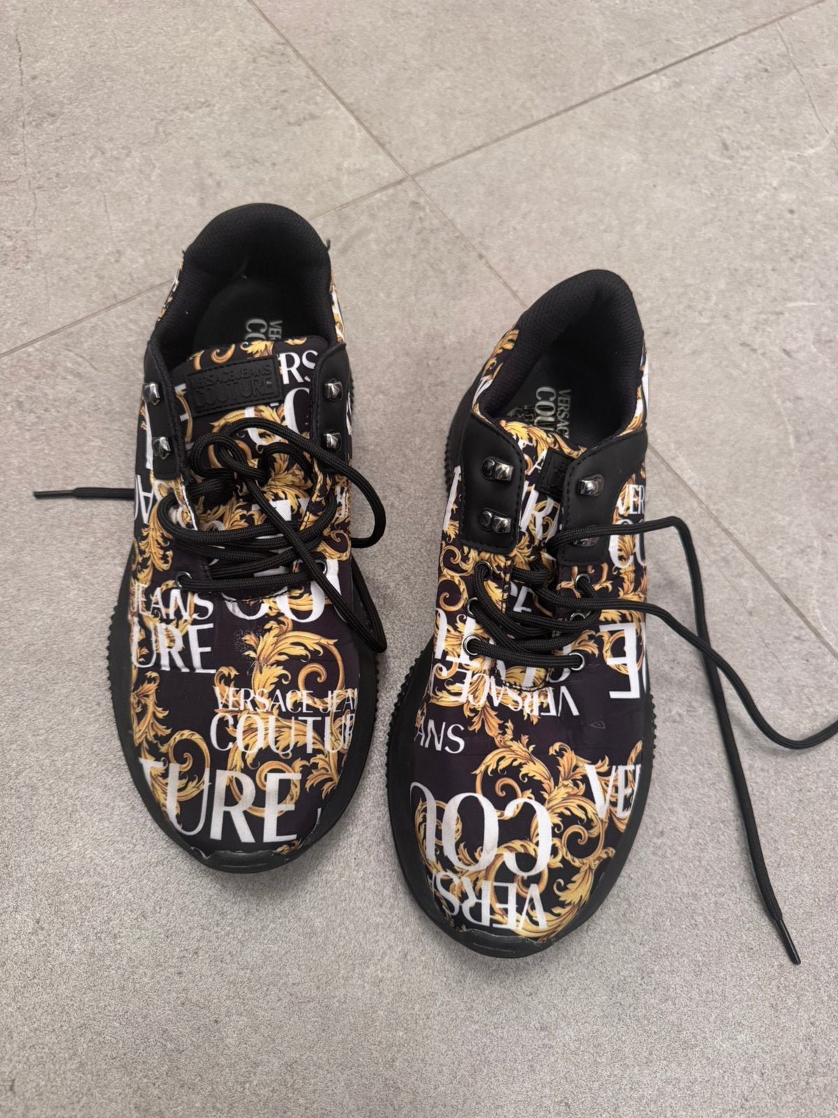 Chaussure Versace, Enfants & Bébés, Enlèvement, Comme neuf