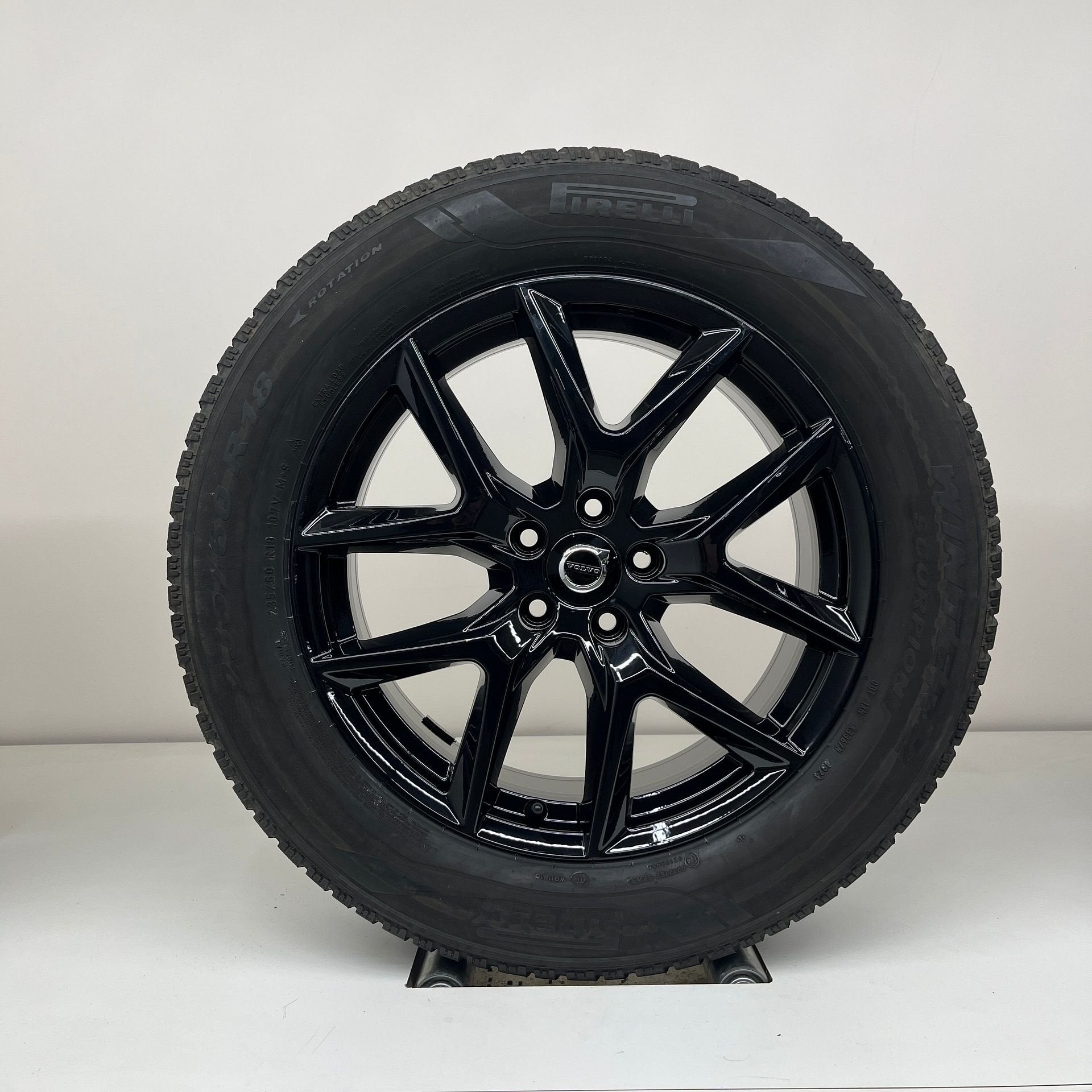 Volvo XC60 - 18 inch Black Edition - winterbanden, Pneus et Jantes, Pneus hiver, Enlèvement ou Envoi, Véhicule de tourisme