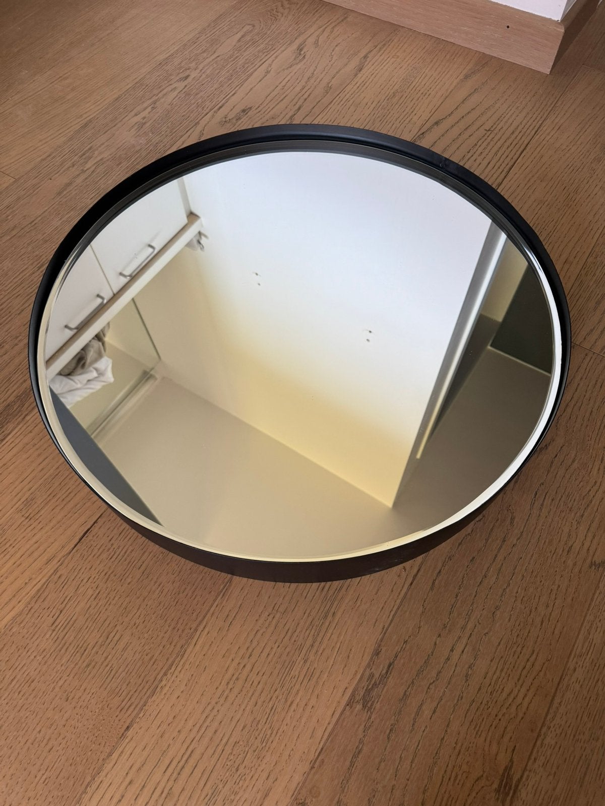 Afhalen - Ronde zwarte spiegel Ø60 cm – zware wandspiegel, Huis en Inrichting, Ophalen, Zo goed als nieuw