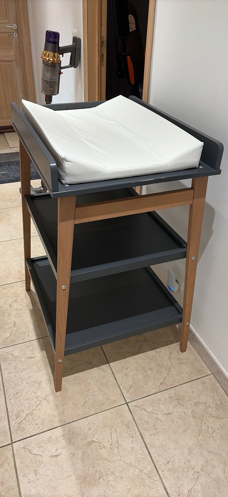 Table à langer Quax + matelas à langer, Enfants & Bébés, Enlèvement, Utilisé