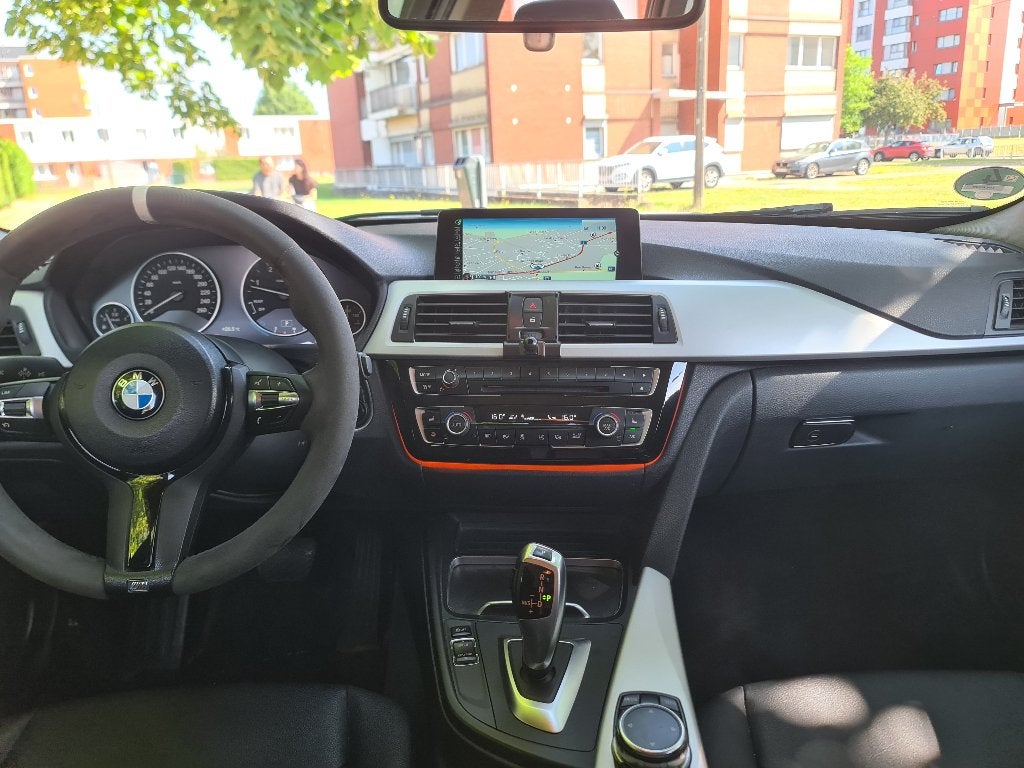 Bmw 318d automatische versnellingsbak leer grote gps. Nieuw., Auto's, Automaat, 109 g/km, Zwart, Leder